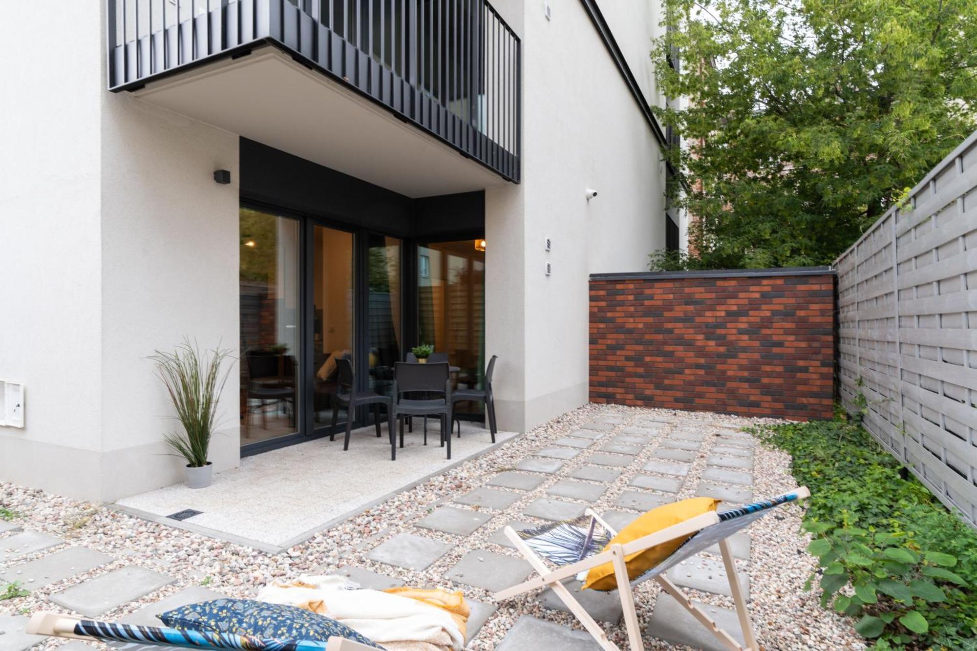 Lineburg Villa Apartments Warsaw Exterior photo